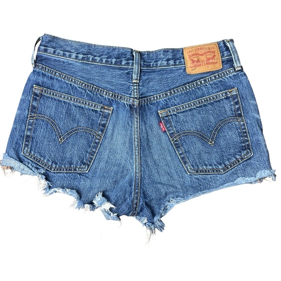 Levi’s 501 Original Fit High Rise Women’s Shorts Size 28 Medium Wash - Picture 2 of 12